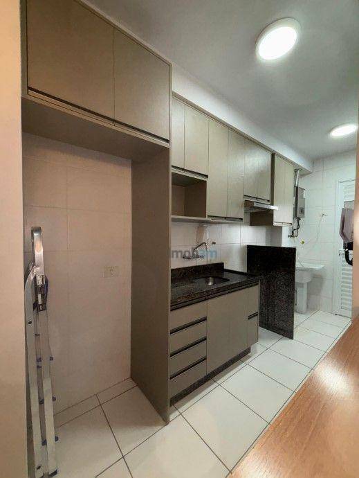 Apartamento à venda com 2 quartos, 71m² - Foto 4