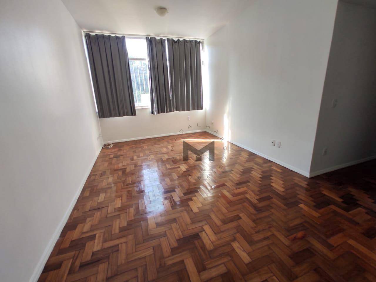 Apartamento à venda com 3 quartos, 100m² - Foto 1