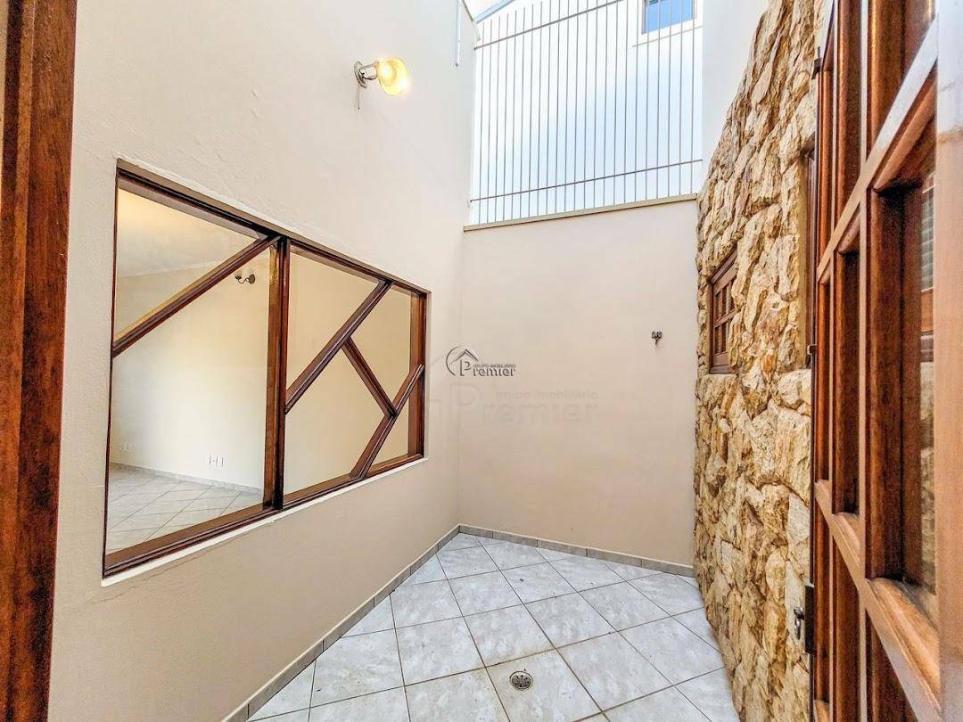 Casa para alugar com 3 quartos, 250m² - Foto 9