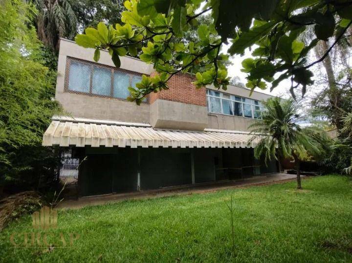 Casa para alugar com 9 quartos, 373m² - Foto 2