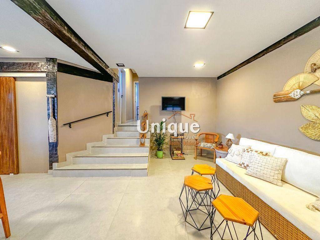 Casa à venda com 6 quartos, 240m² - Foto 5