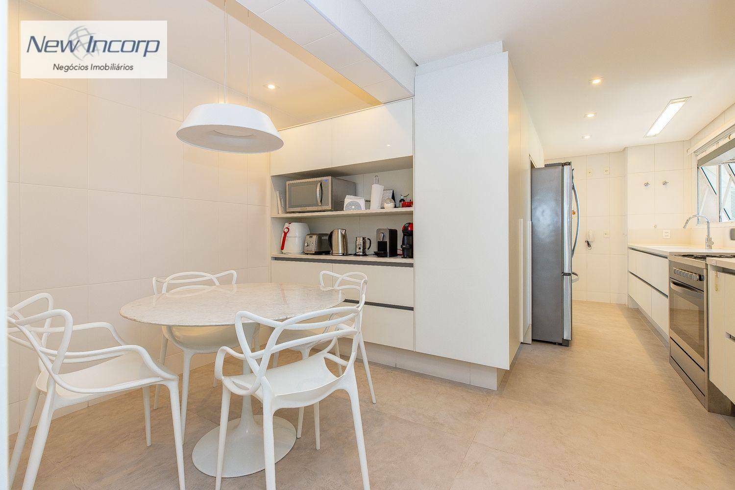 Apartamento à venda com 3 quartos, 204m² - Foto 12