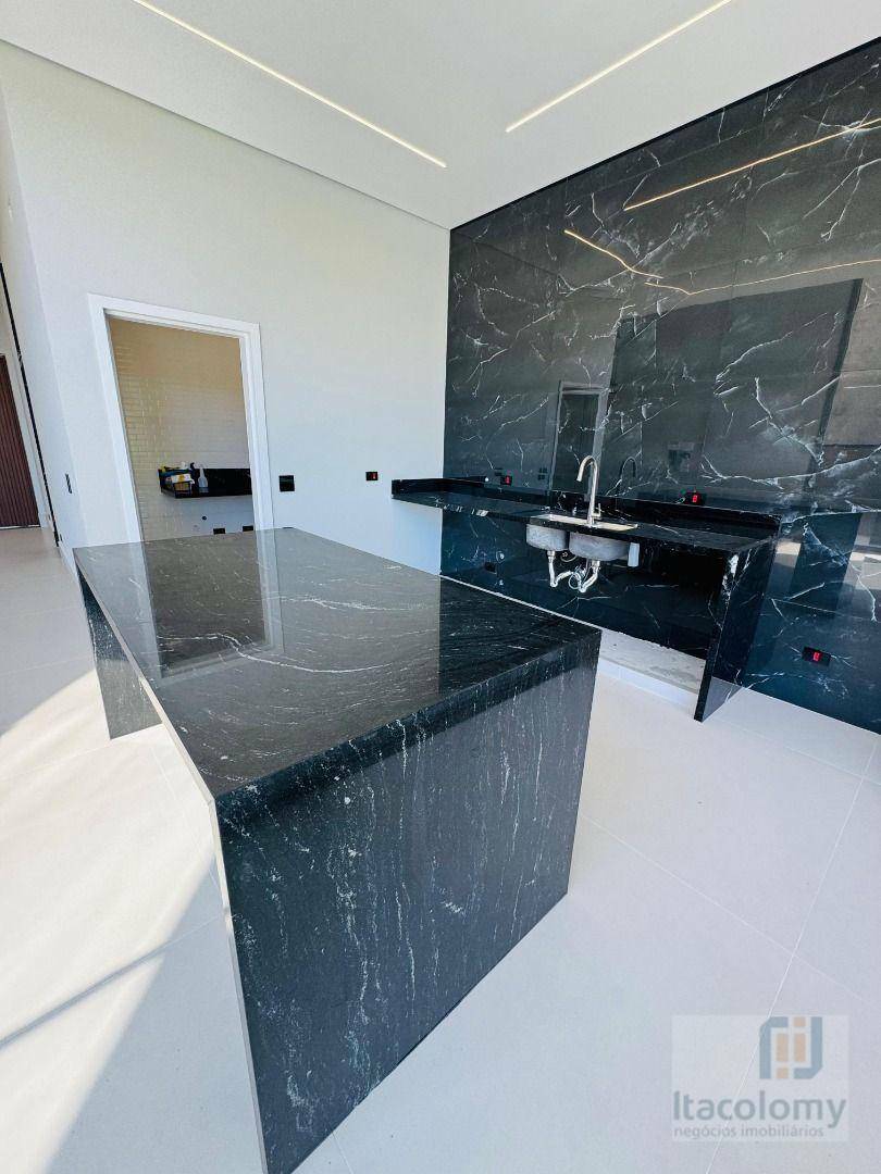 Casa de Condomínio à venda com 3 quartos, 265m² - Foto 11