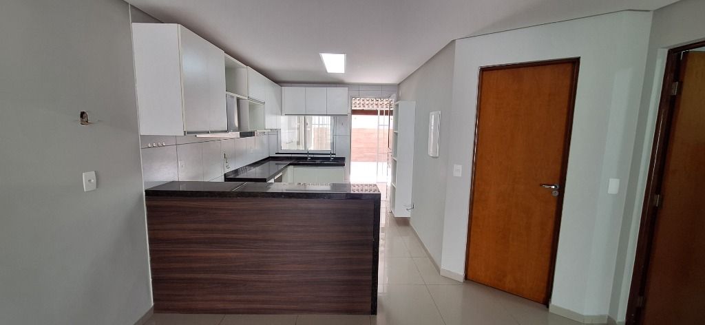 Casa à venda com 4 quartos, 162m² - Foto 18