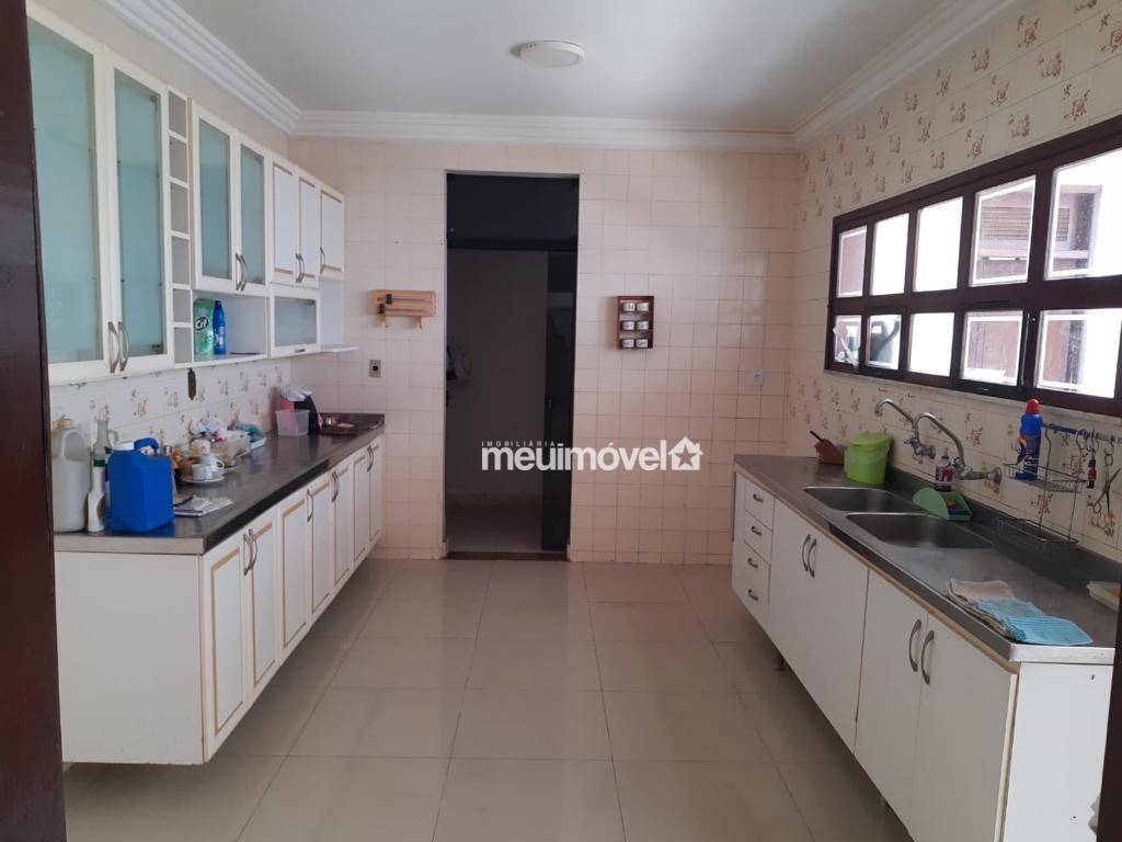 Casa à venda com 4 quartos, 400m² - Foto 14