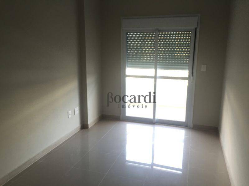 Apartamento à venda com 3 quartos, 113m² - Foto 2