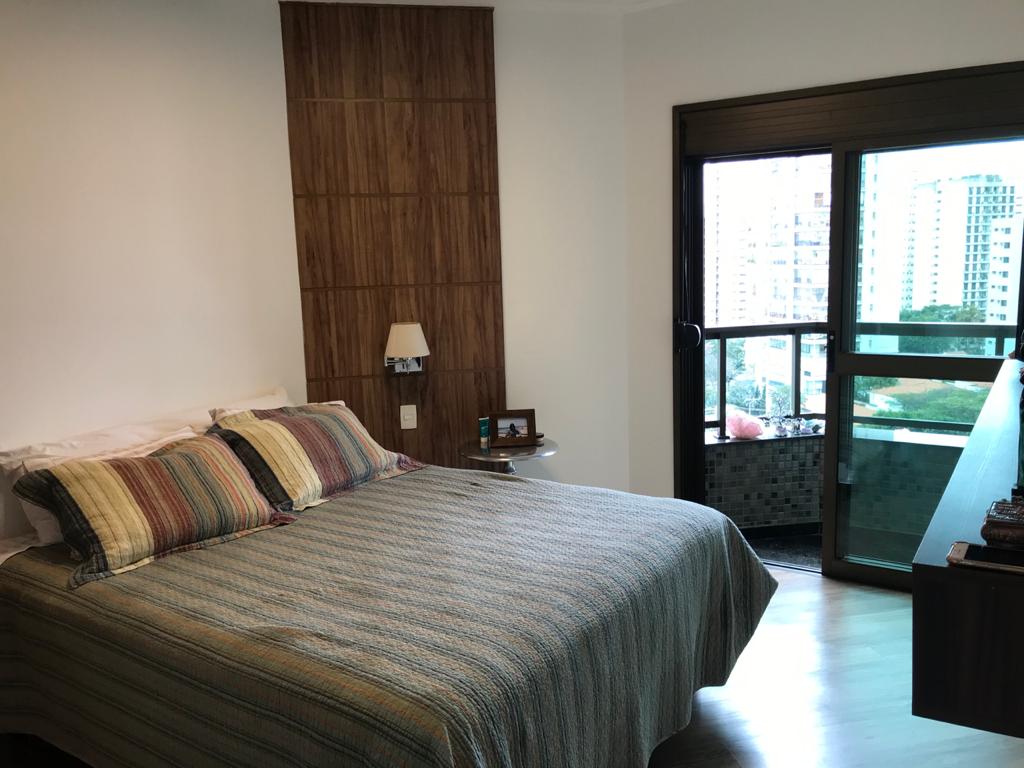 Apartamento à venda com 3 quartos, 180m² - Foto 8