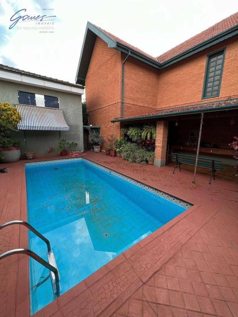 Sobrado à venda com 3 quartos, 366m² - Foto 2