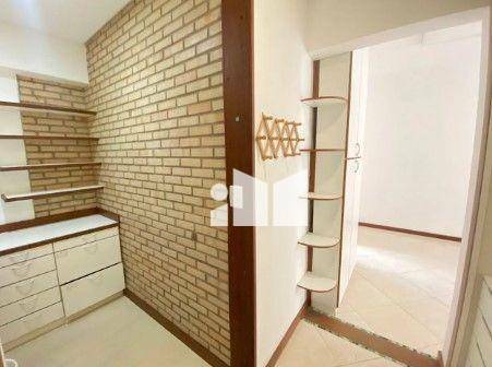 Apartamento para alugar com 4 quartos, 200m² - Foto 8