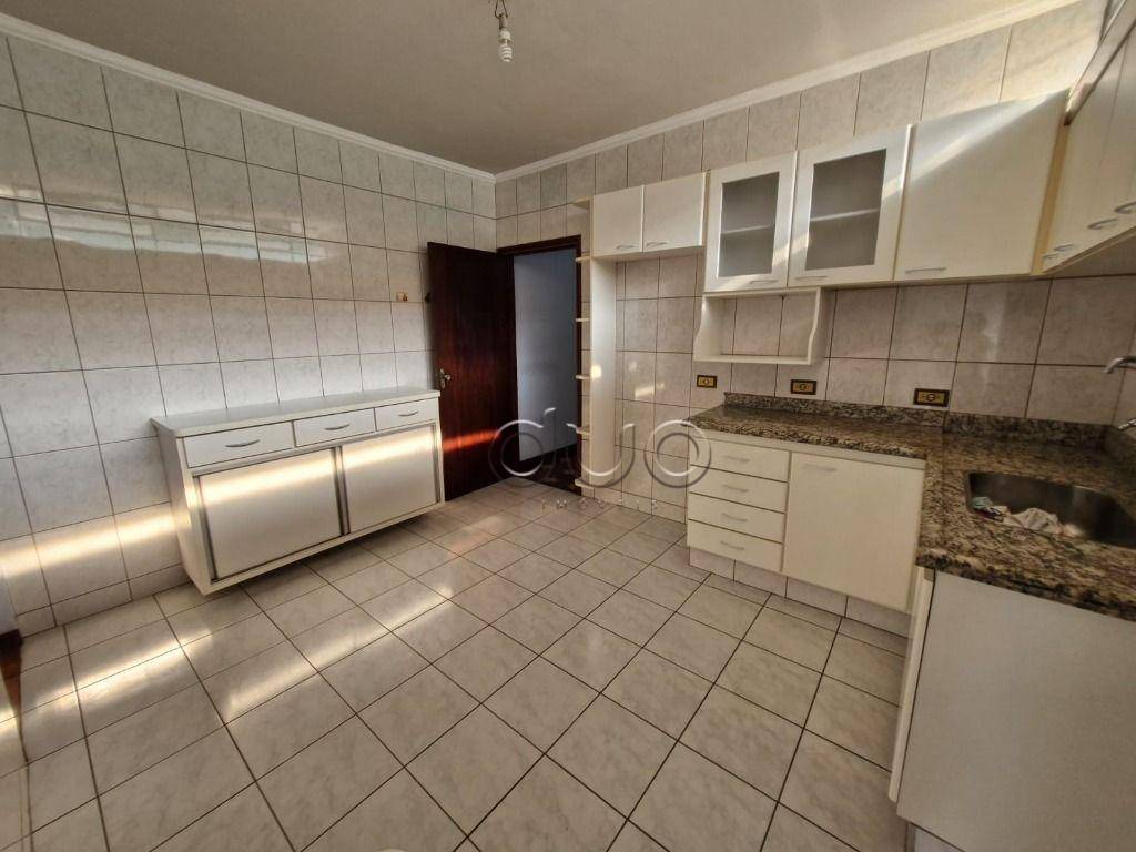 Casa para alugar com 2 quartos, 90m² - Foto 9