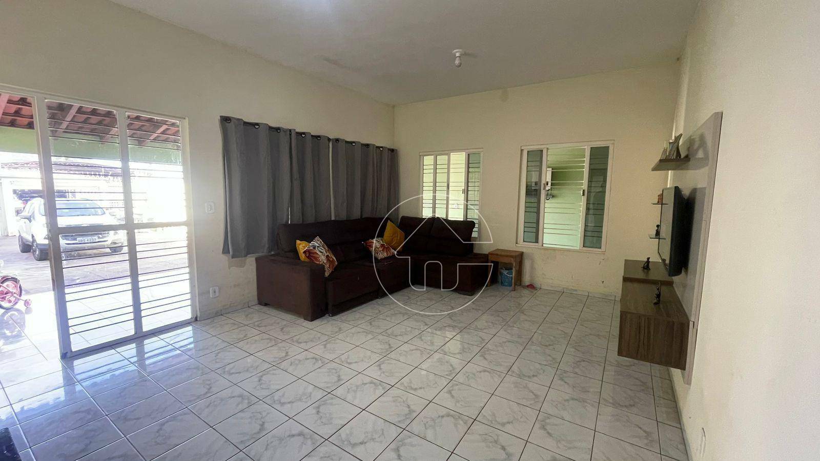 Casa para alugar com 4 quartos, 200m² - Foto 4