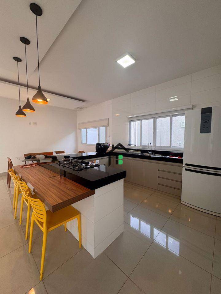 Casa, 3 quartos, 200 m² - Foto 4