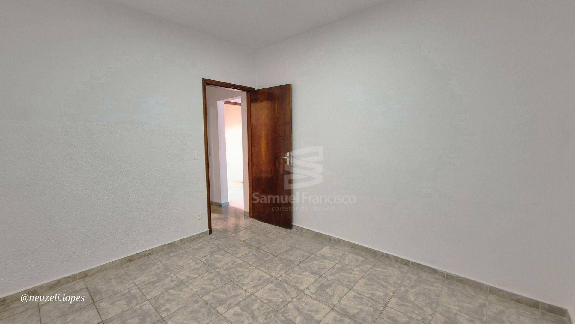 Casa à venda com 2 quartos, 70m² - Foto 7