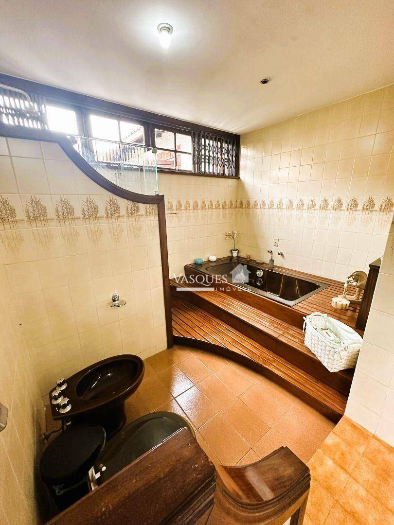 Casa à venda com 9 quartos, 576m² - Foto 25