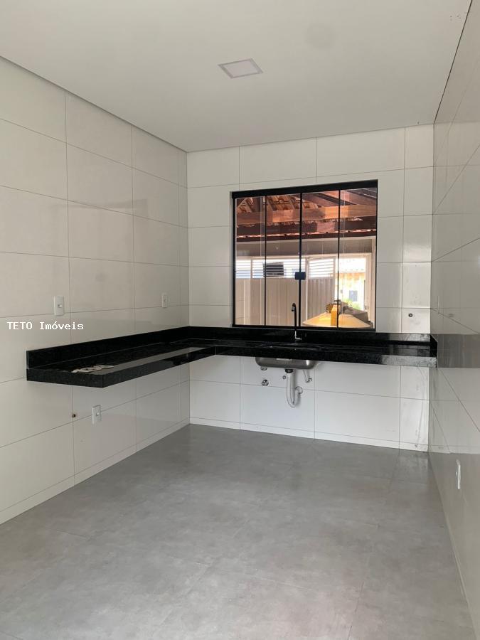 Casa à venda com 3 quartos, 210m² - Foto 11