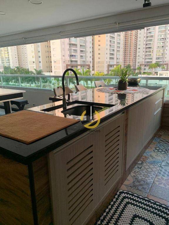 Apartamento à venda com 4 quartos, 245m² - Foto 10