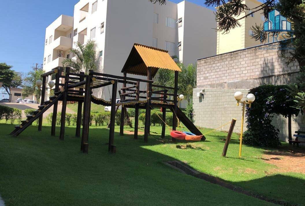 Apartamento à venda com 2 quartos, 74m² - Foto 1