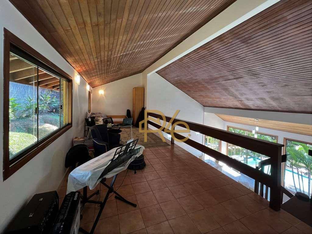 Casa de Condomínio à venda com 4 quartos, 350m² - Foto 17