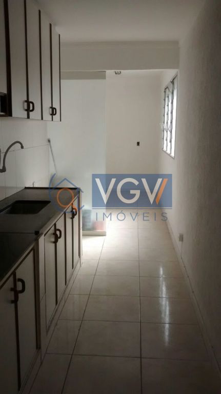 Apartamento à venda com 3 quartos, 81m² - Foto 2