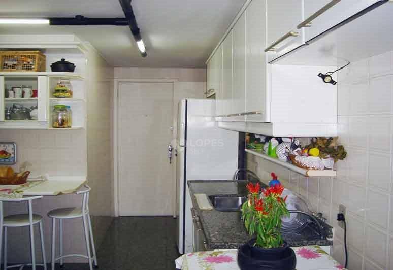 Apartamento à venda com 4 quartos, 198m² - Foto 13