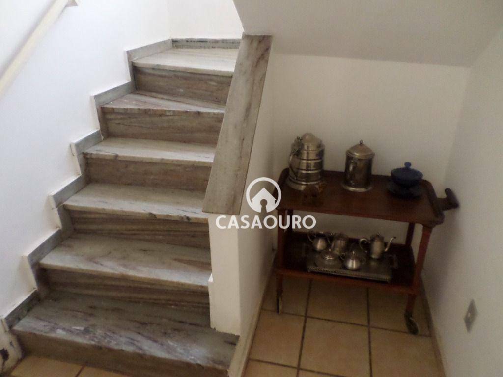 Casa à venda com 4 quartos, 300m² - Foto 11