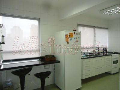 Apartamento para alugar com 3 quartos, 130m² - Foto 16