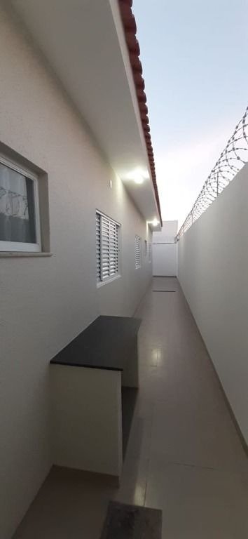 Casa para alugar com 3 quartos, 180m² - Foto 4