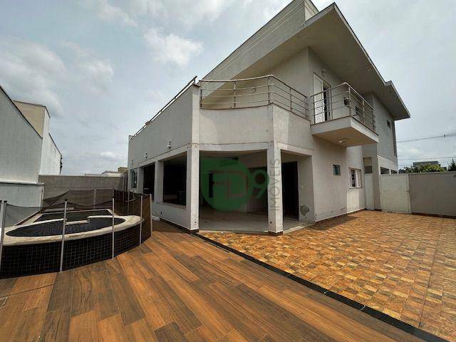 Casa de Condomínio à venda com 3 quartos, 232m² - Foto 1