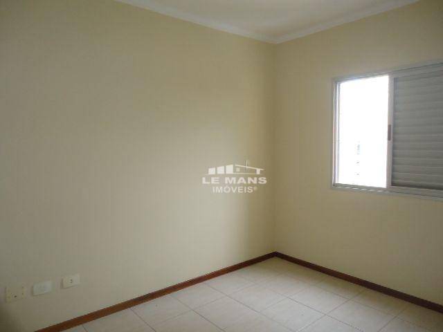 Apartamento à venda com 2 quartos, 77m² - Foto 15