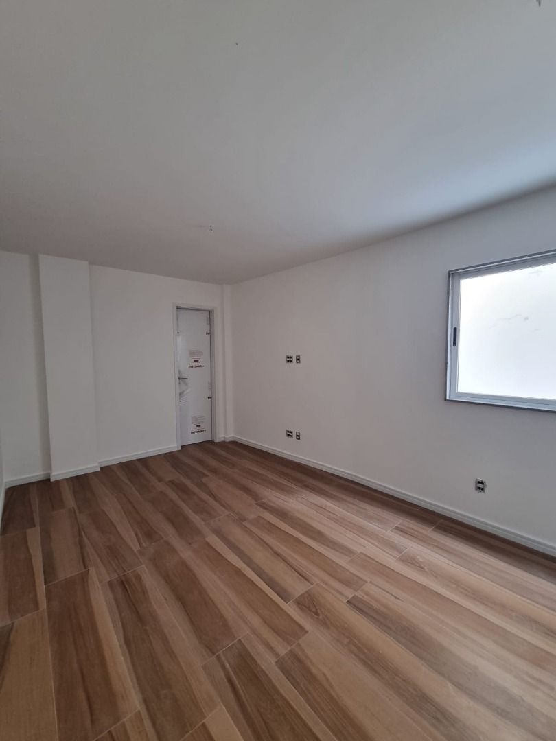 Apartamento à venda com 3 quartos, 100m² - Foto 4