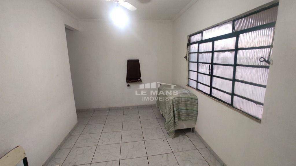 Casa à venda com 2 quartos, 104m² - Foto 3