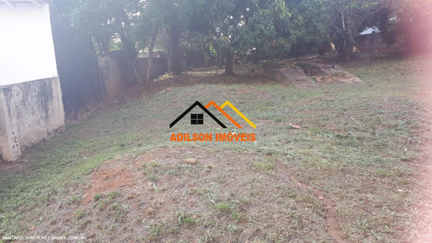 Casa à venda com 3 quartos, 131m² - Foto 1