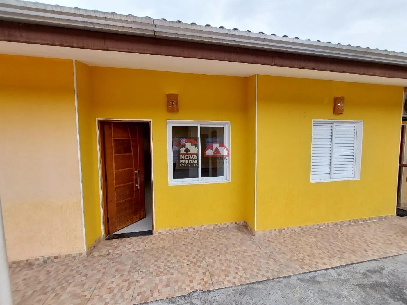 Casa à venda com 2 quartos, 60m² - Foto 2