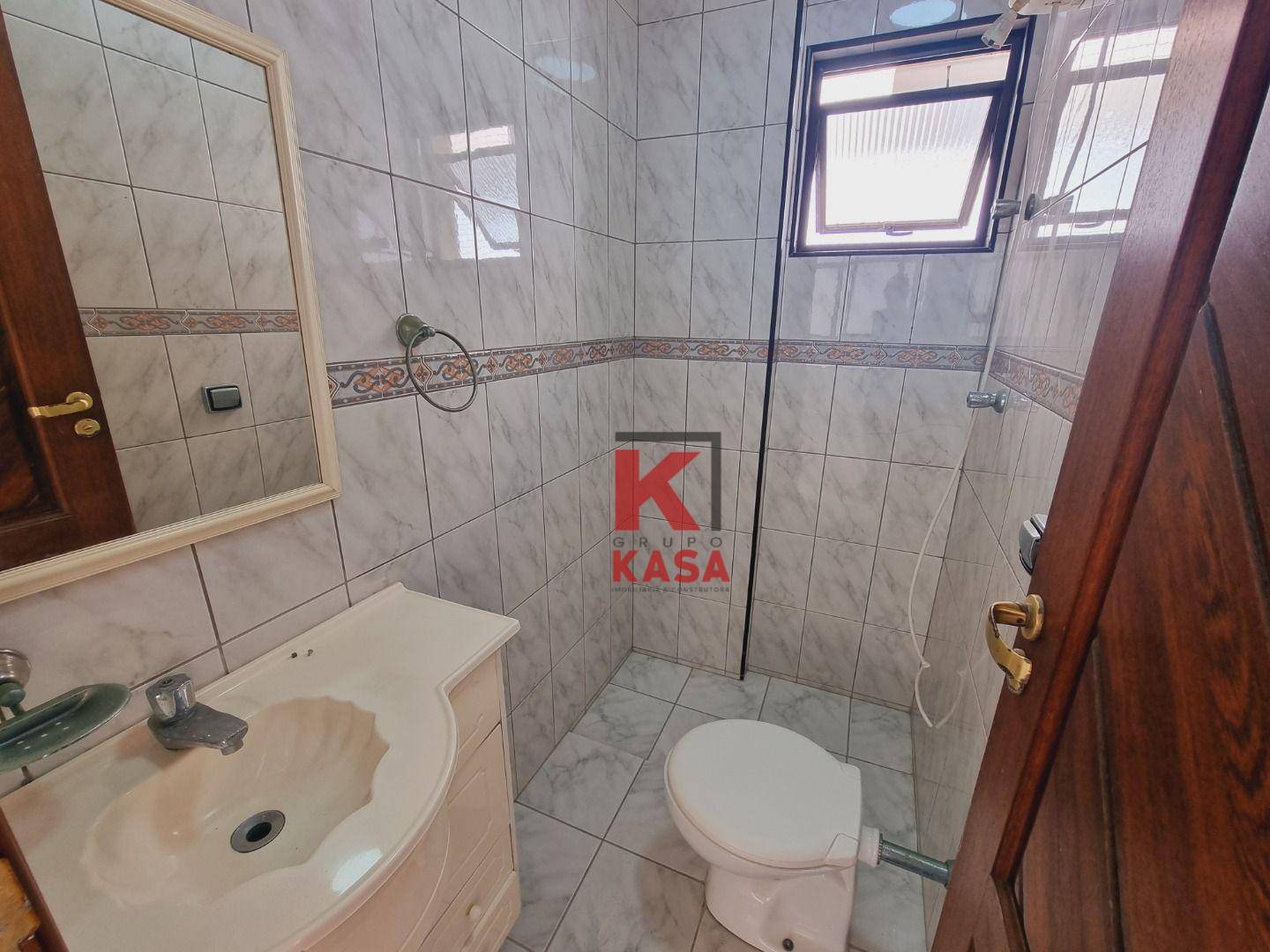 Casa à venda e aluguel com 3 quartos, 339m² - Foto 11