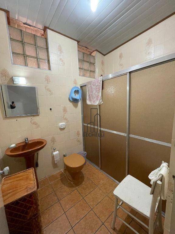 Casa à venda com 6 quartos, 201m² - Foto 8