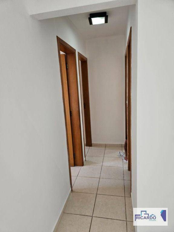 Apartamento para alugar com 3 quartos, 80m² - Foto 3