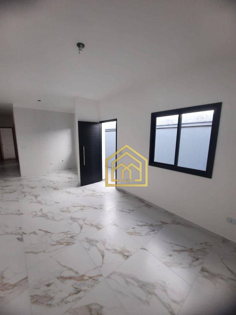 Casa à venda com 3 quartos, 99m² - Foto 1