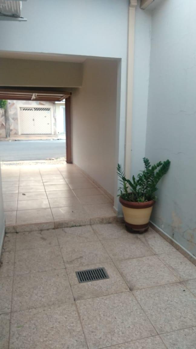 Casa à venda com 3 quartos, 130m² - Foto 2