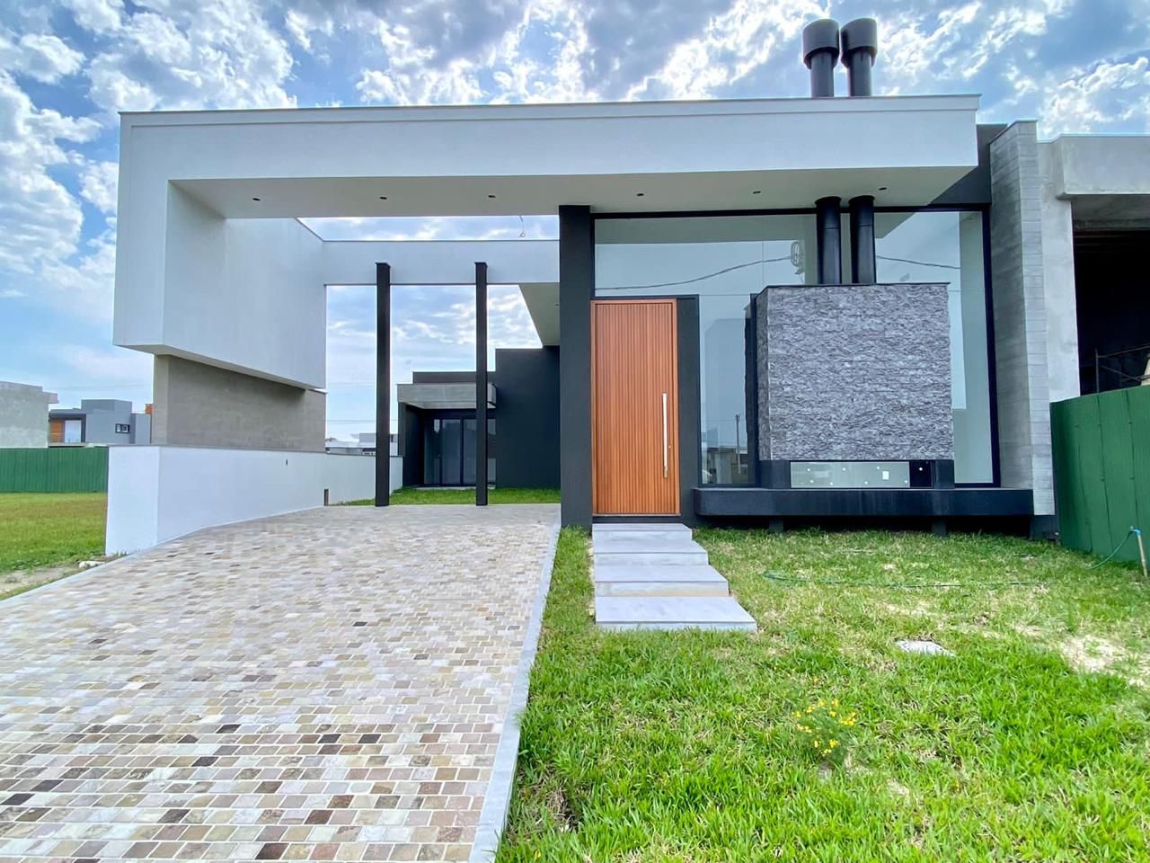 Casa de Condomínio à venda com 3 quartos, 164m² - Foto 1