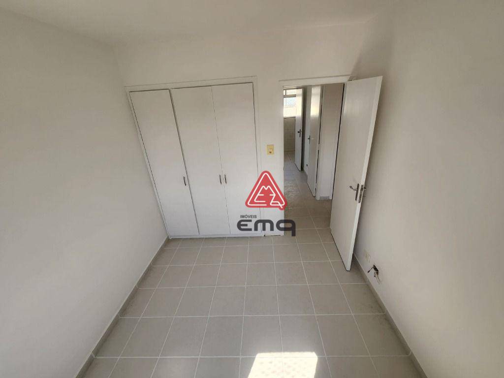 Apartamento à venda com 3 quartos, 70m² - Foto 4