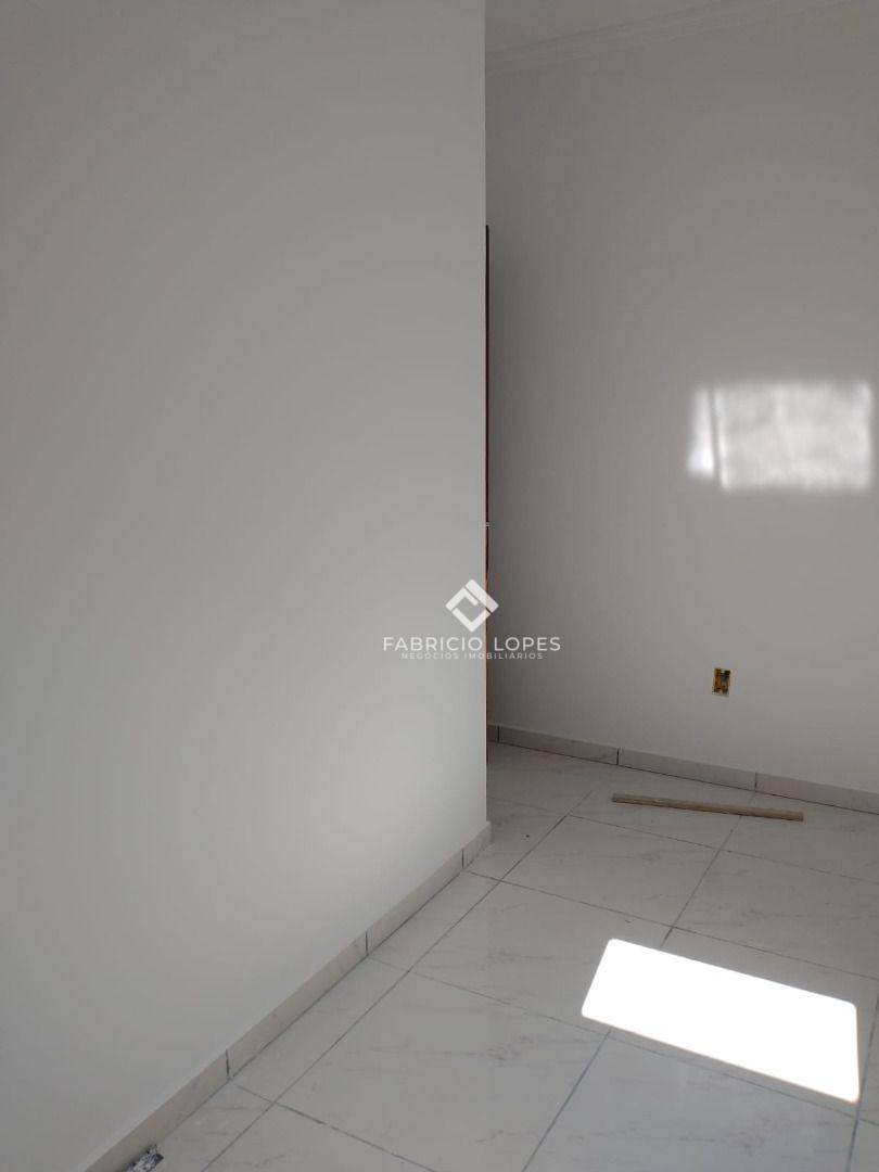 Casa à venda com 3 quartos, 70m² - Foto 17