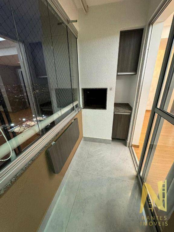 Apartamento à venda com 2 quartos, 69m² - Foto 2