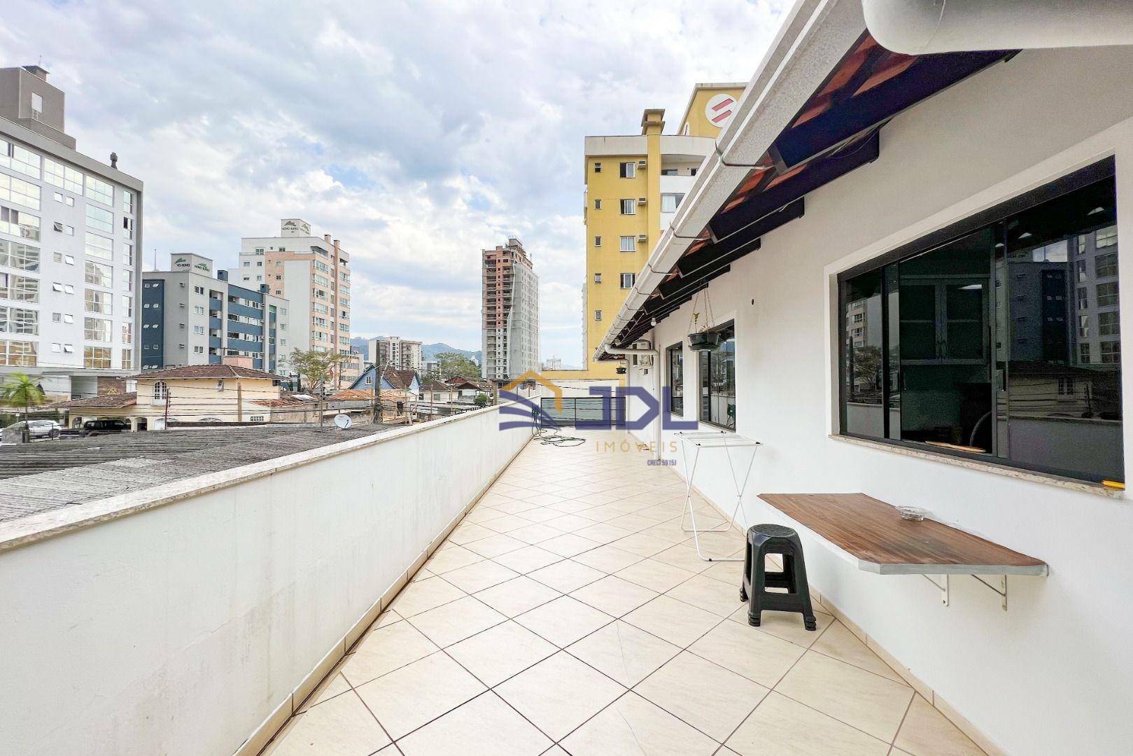 Casa à venda com 3 quartos, 200m² - Foto 3