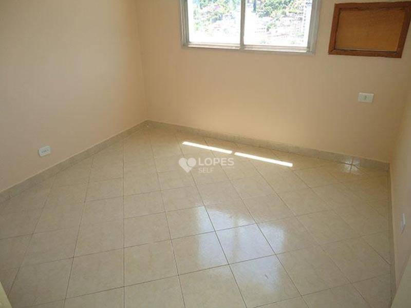 Apartamento à venda com 2 quartos, 70m² - Foto 2