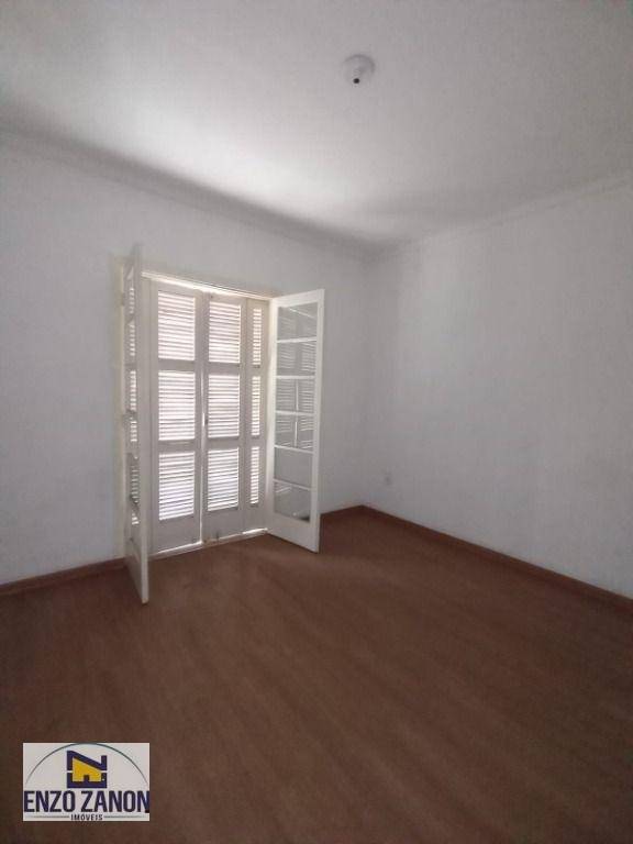 Sobrado à venda e aluguel com 3 quartos, 300m² - Foto 10