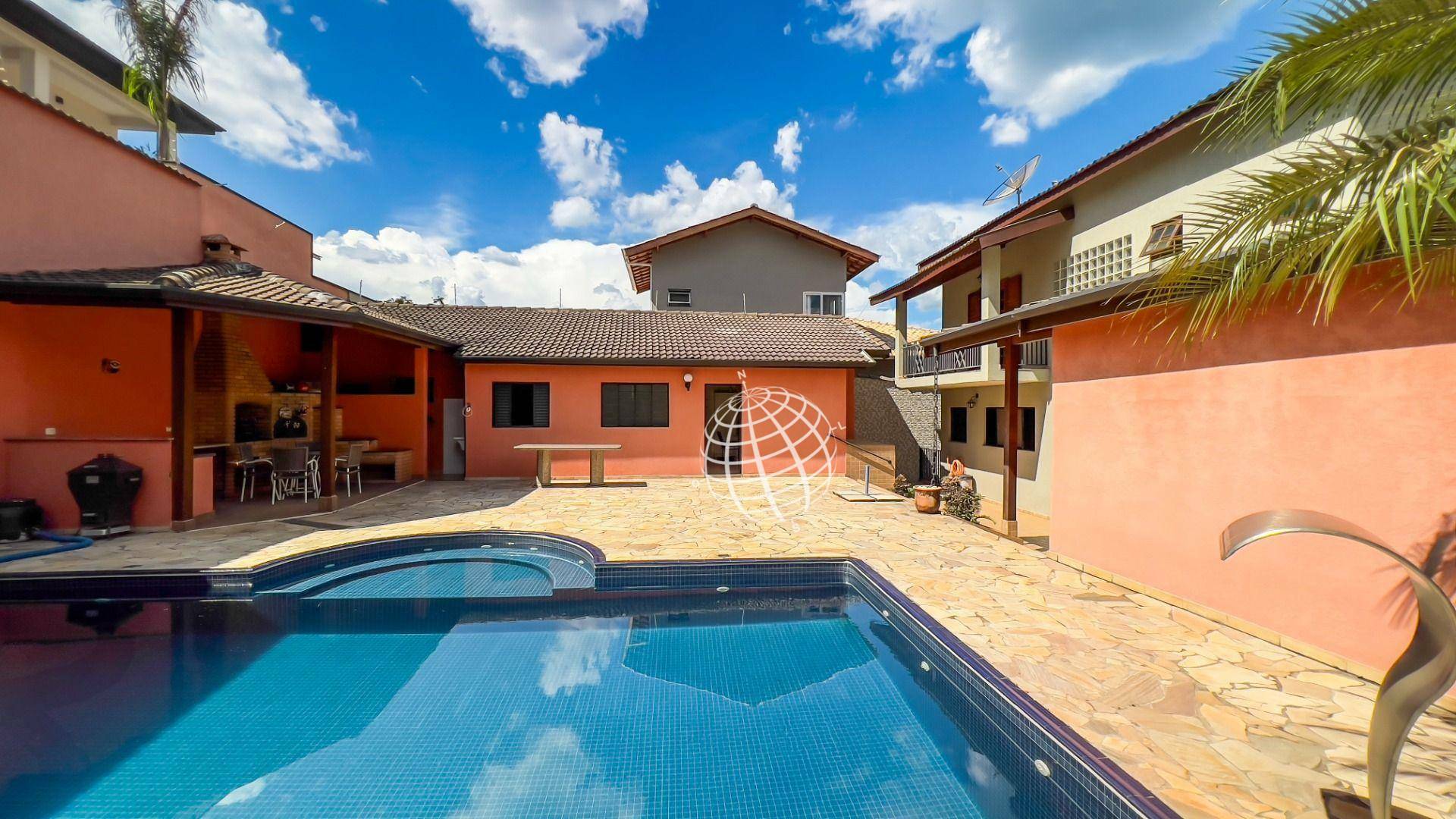 Casa à venda com 3 quartos, 246m² - Foto 2