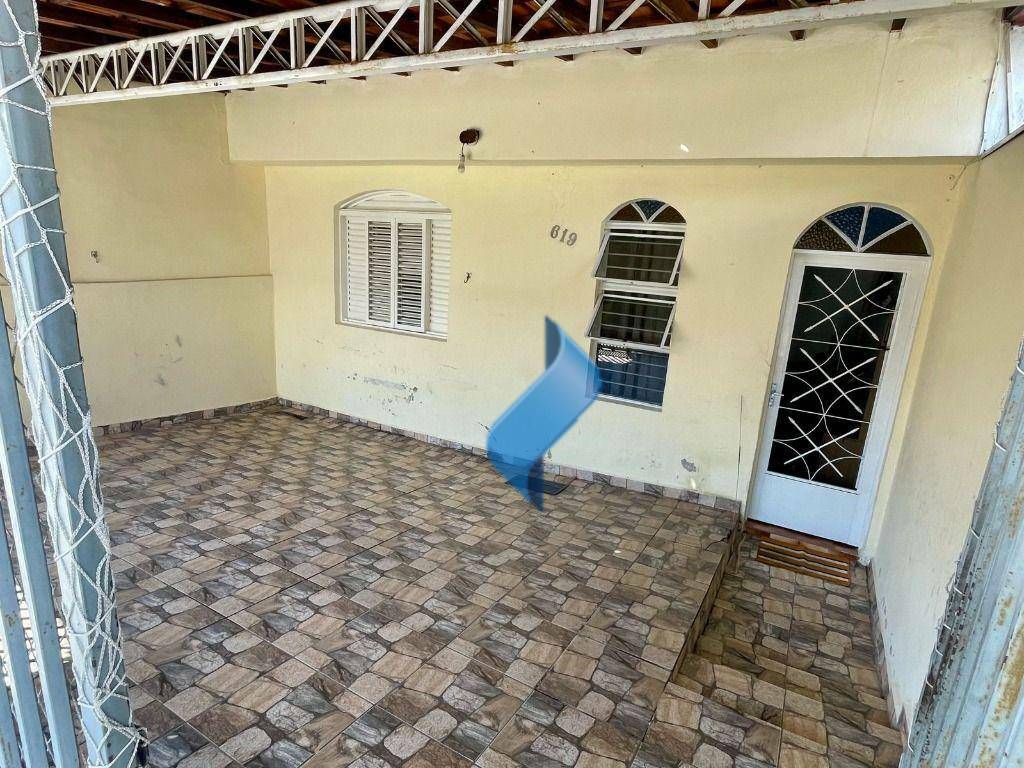 Casa à venda com 2 quartos, 199m² - Foto 2