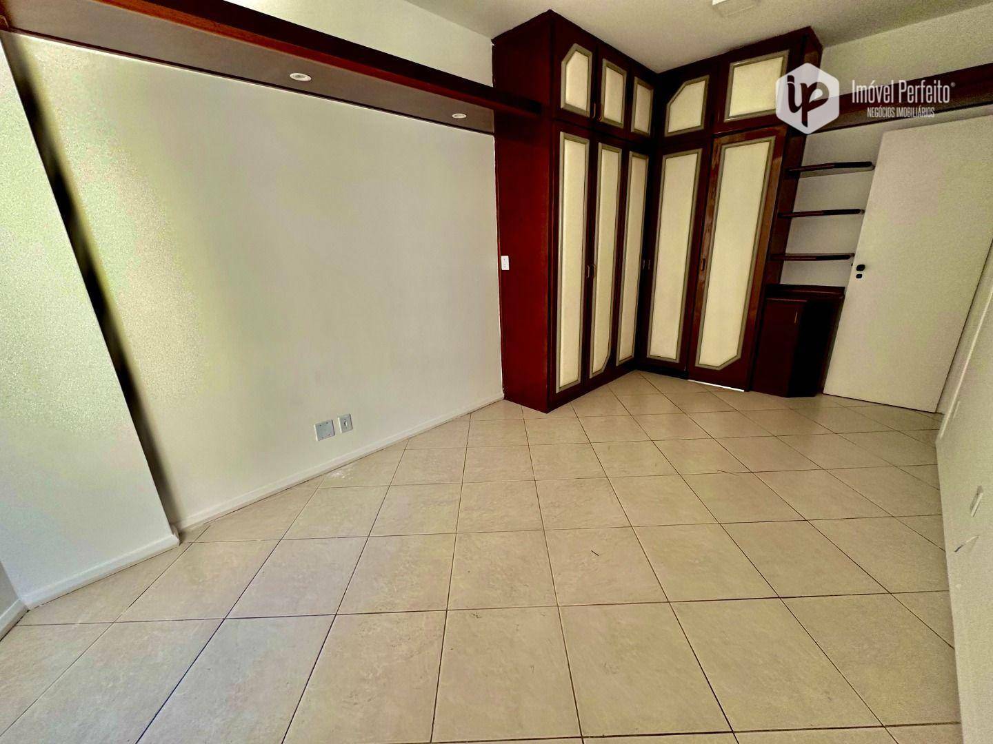 Apartamento para alugar com 4 quartos, 120m² - Foto 9