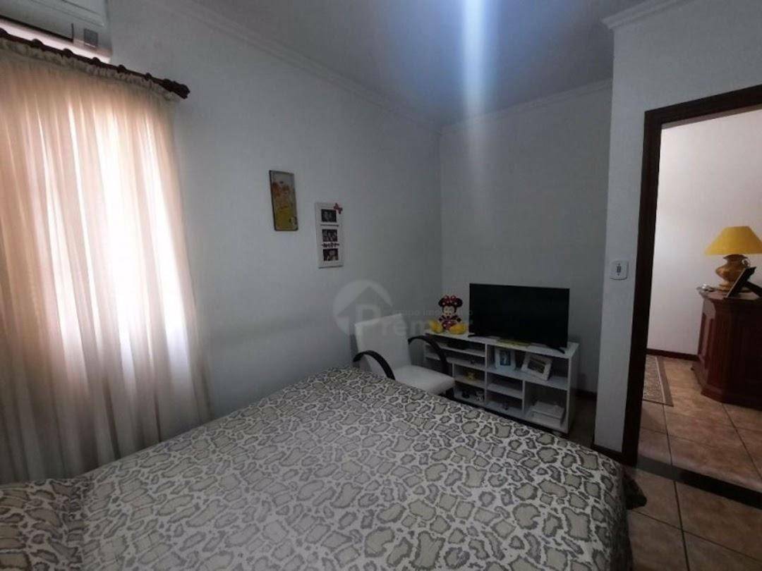 Casa à venda com 3 quartos, 229m² - Foto 17