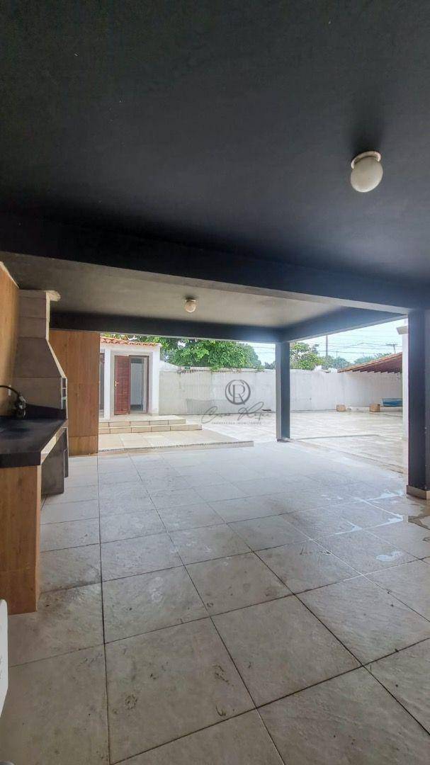 Casa, 4 quartos, 228 m² - Foto 2